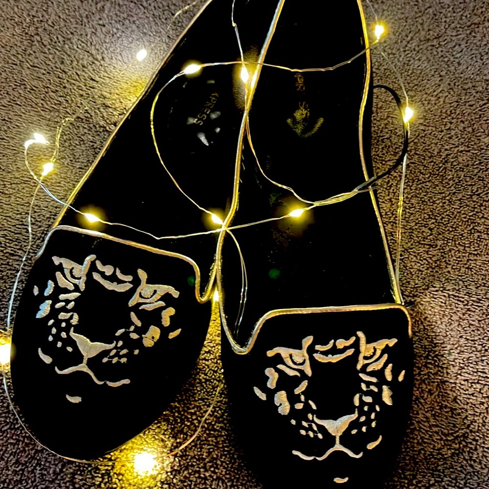 Express Tiger slip ons